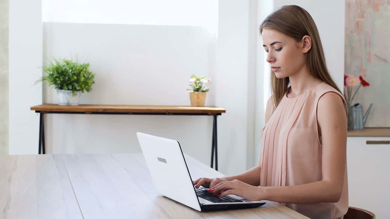 Woman buying Mazda online with the digital showroom