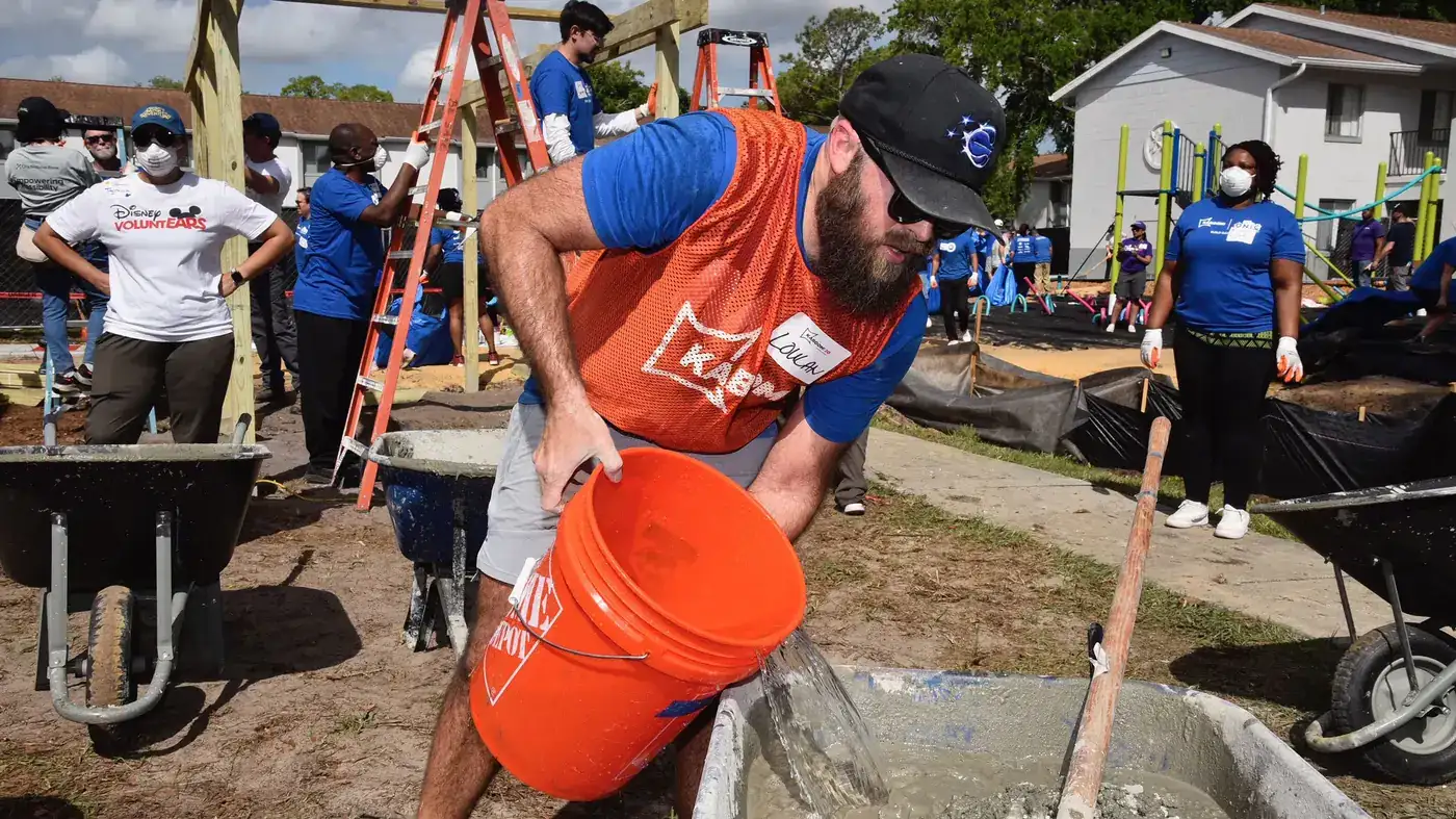 City Kia volunteers giving back in the Central Florida community