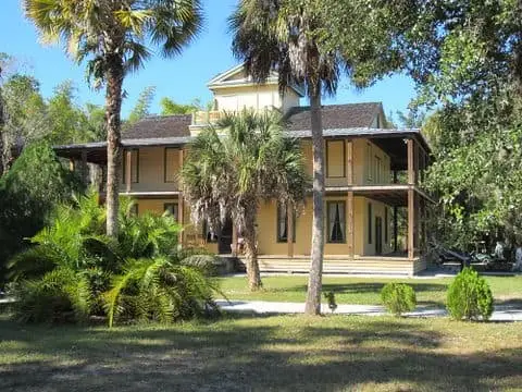 Guide to Visiting Koreshan State Historic Park in Florida | Fort Myers ...