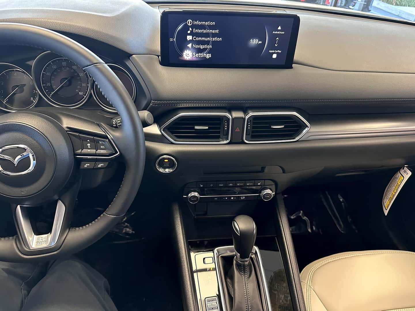 Interior-of-a-Mazda-CX-5-with-settings