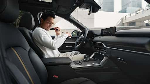Which plug in hybrid has a better interior
