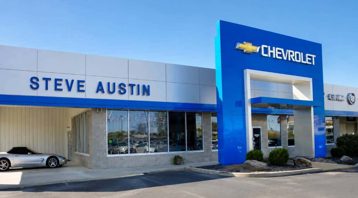 Exterior view of Steve Austin Chevrolet dealership featuring the blue Chevrolet sign