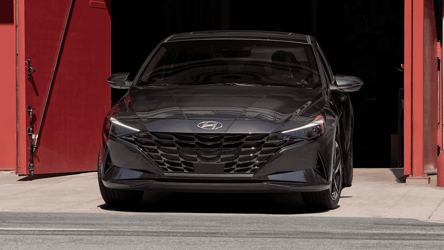 hyundai-elantra-2022-black