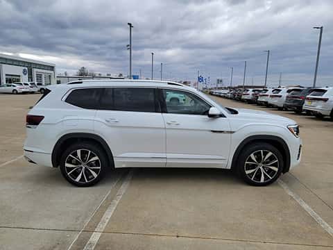 side view of the 2026 Volkswagen Atlas SUV parked at the Volkswagen of Marion dealership in Marion, IL