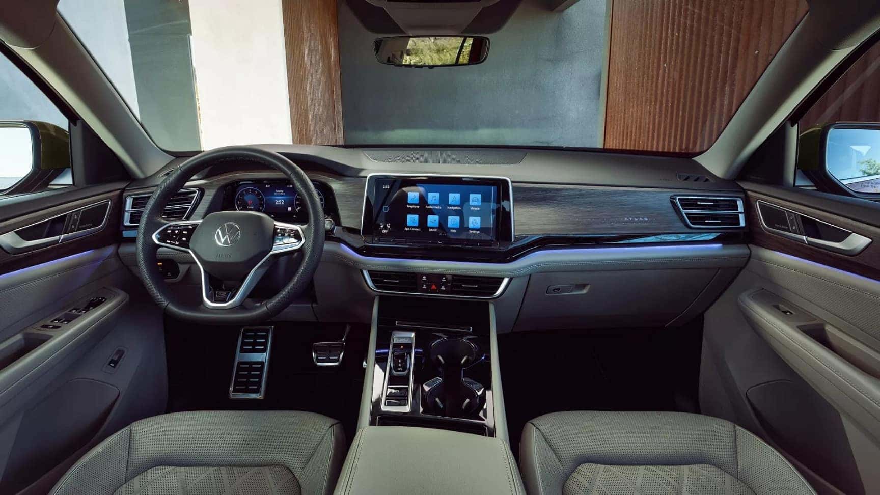 2026 Volkswagen Atlas Dashboard and Tech